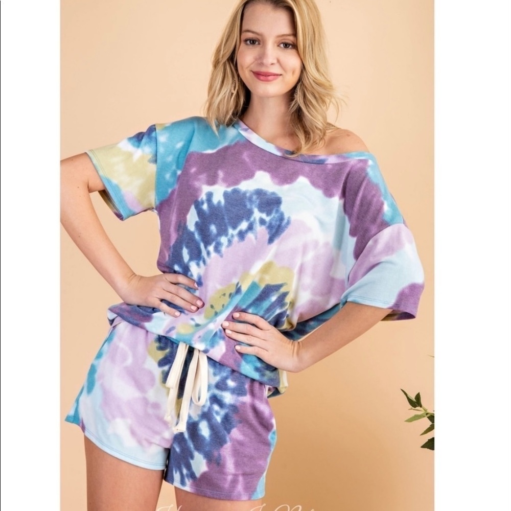 New! Clearance 🔥 Purple Spiral Tie Dye off shoulder beautiful Colors Top - Picture 7 of 11
